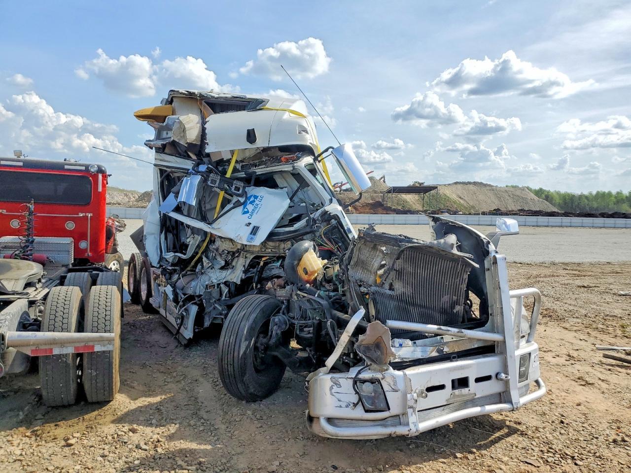 2007 Volvo VNL Semi Truck