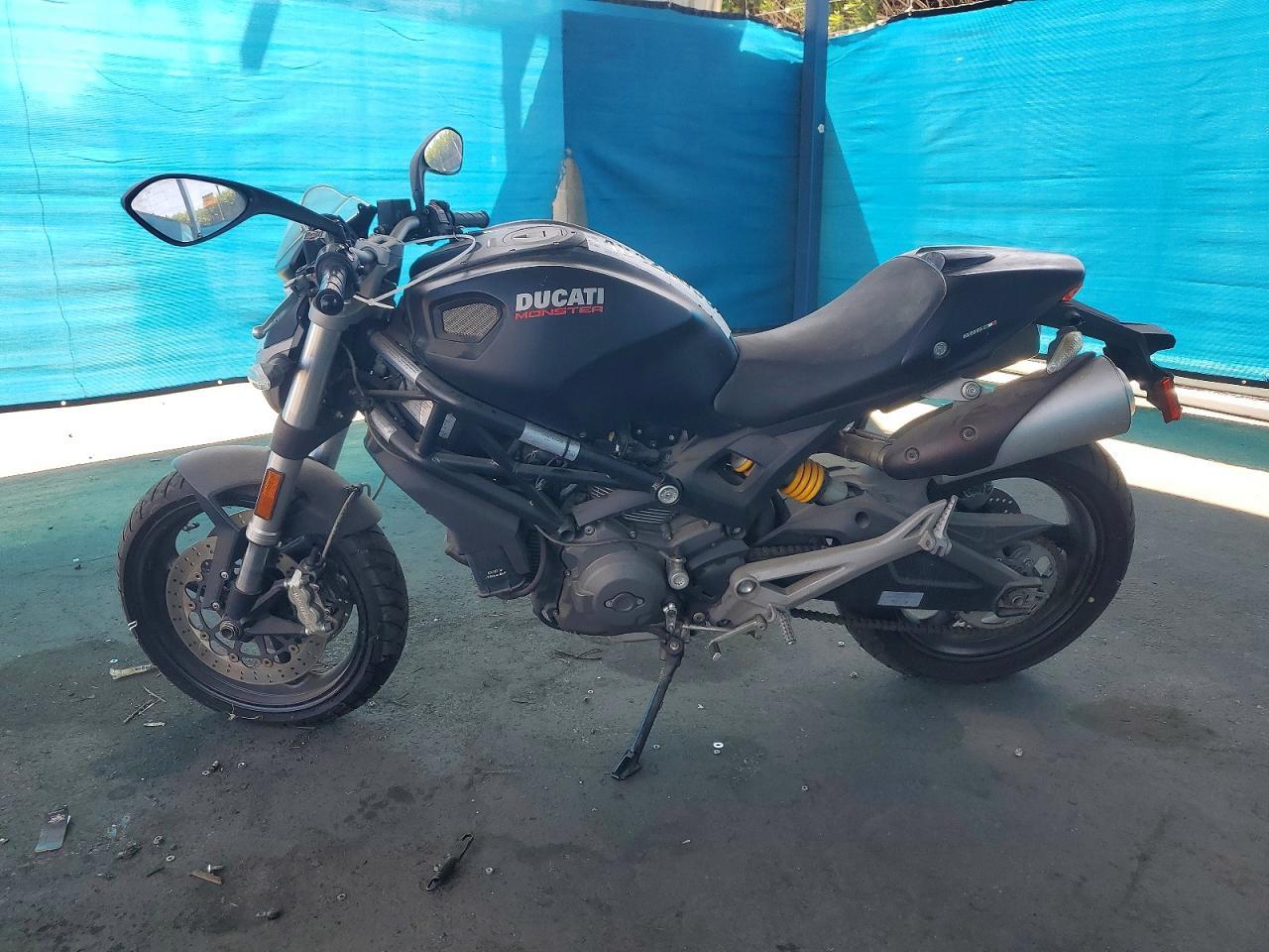 2011 Ducati Monster 696
