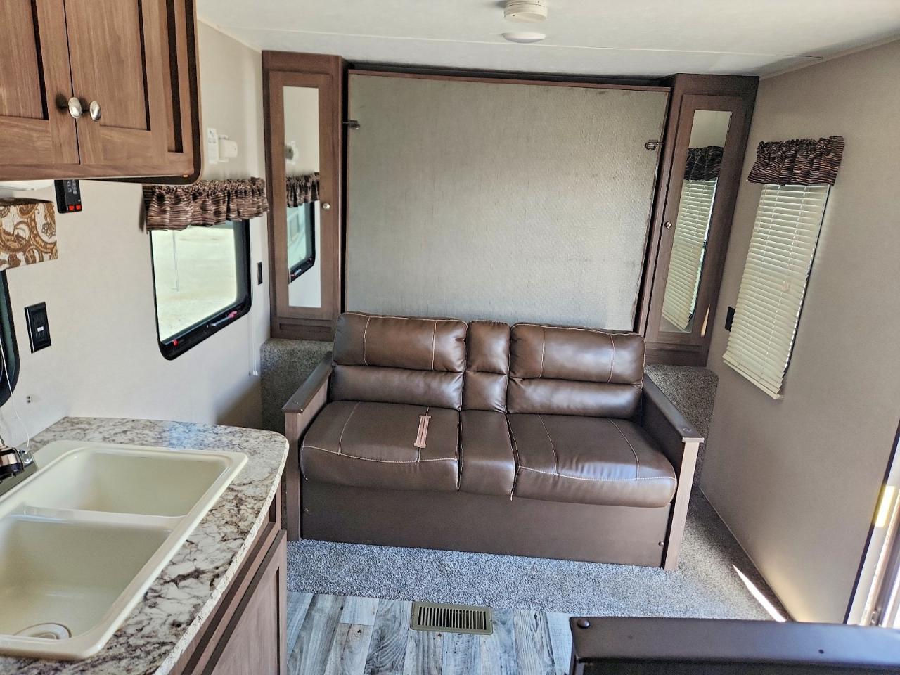 2018 Keystone Hideout Camper
