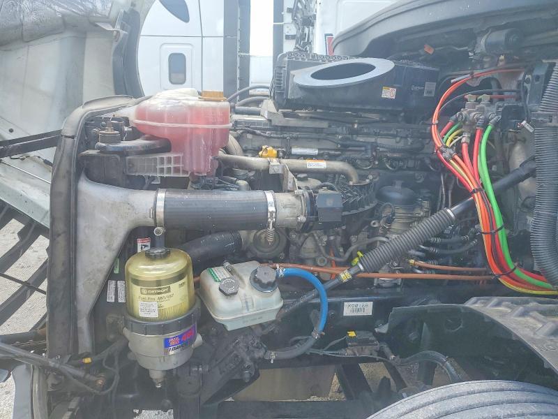 2019 Freigliner Cascadia 126