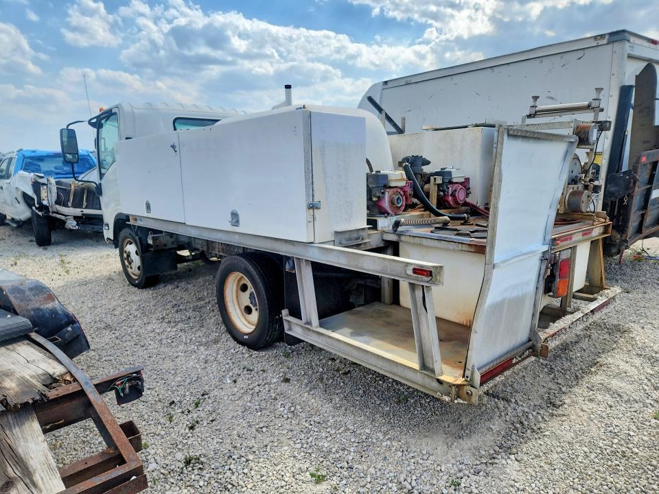 2018 Isuzu NPR HD