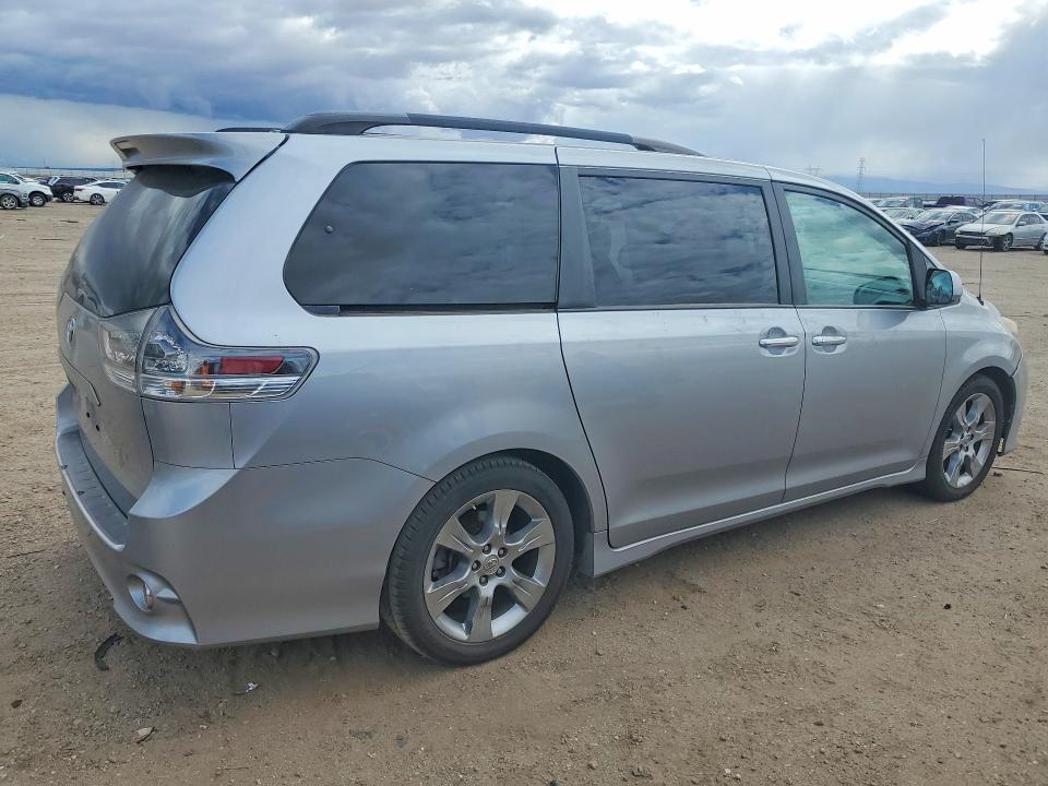 2013 Toyota Sienna Sport