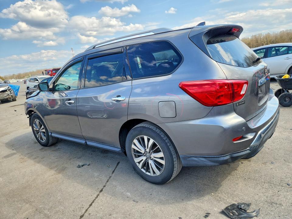 2019 Nissan Pathfinder sv
