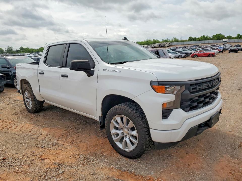 2022 Chevrolet Silverado K1500 Custom
