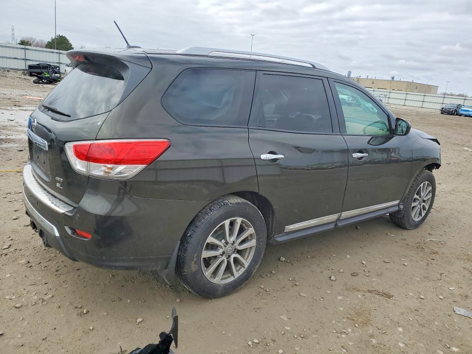 2016 Nissan Pathfinder sl