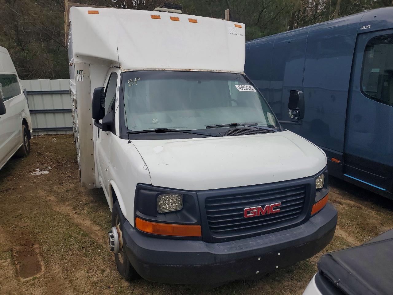 2004 GMC Savana Cutaway G3500