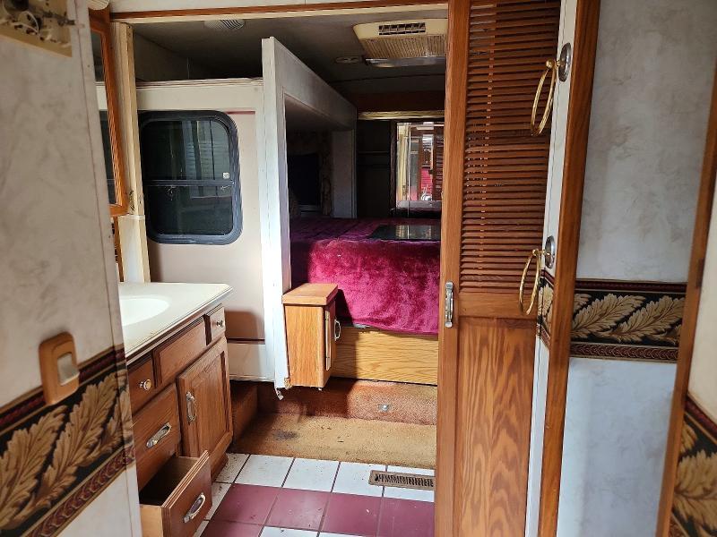 2000 Royl 2000 Royal International Camper