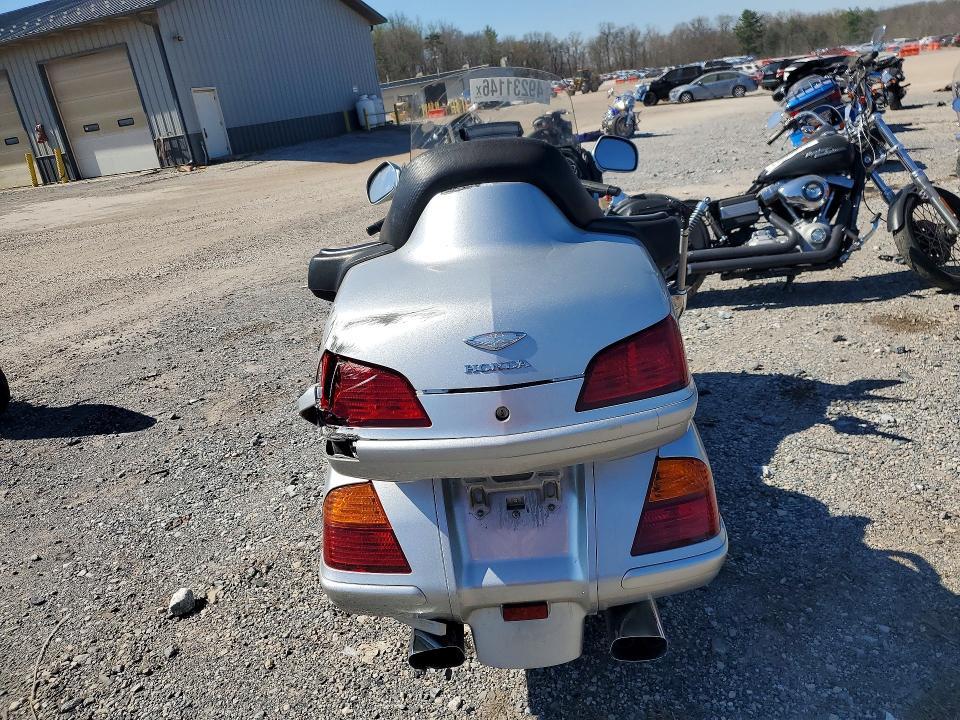 2005 Honda GL1800