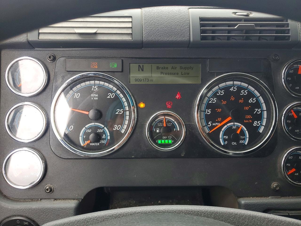 2017 Freigliner 2017 Freightliner Cascadia 125 Semi Truck