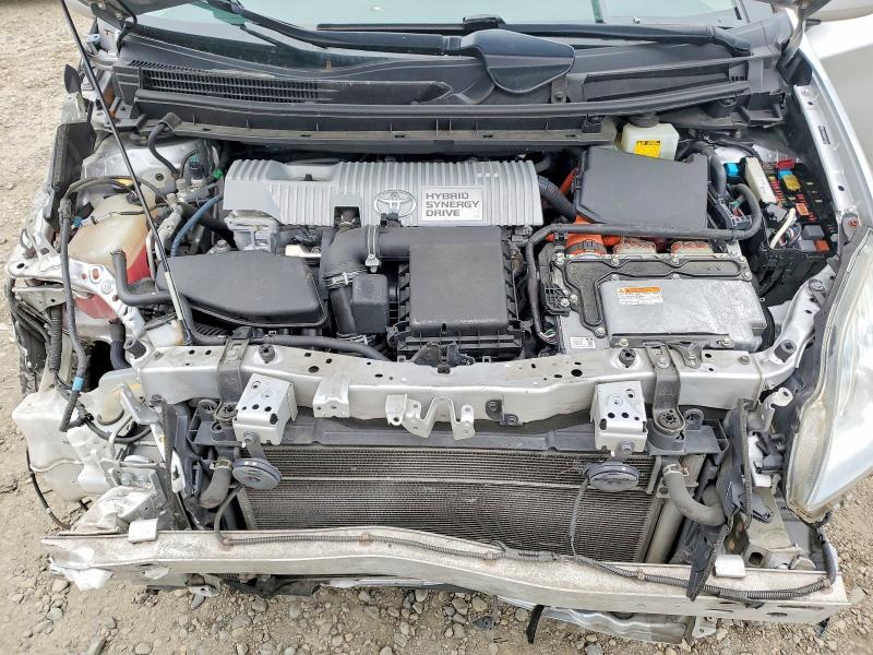 2010 Toyota Prius iii