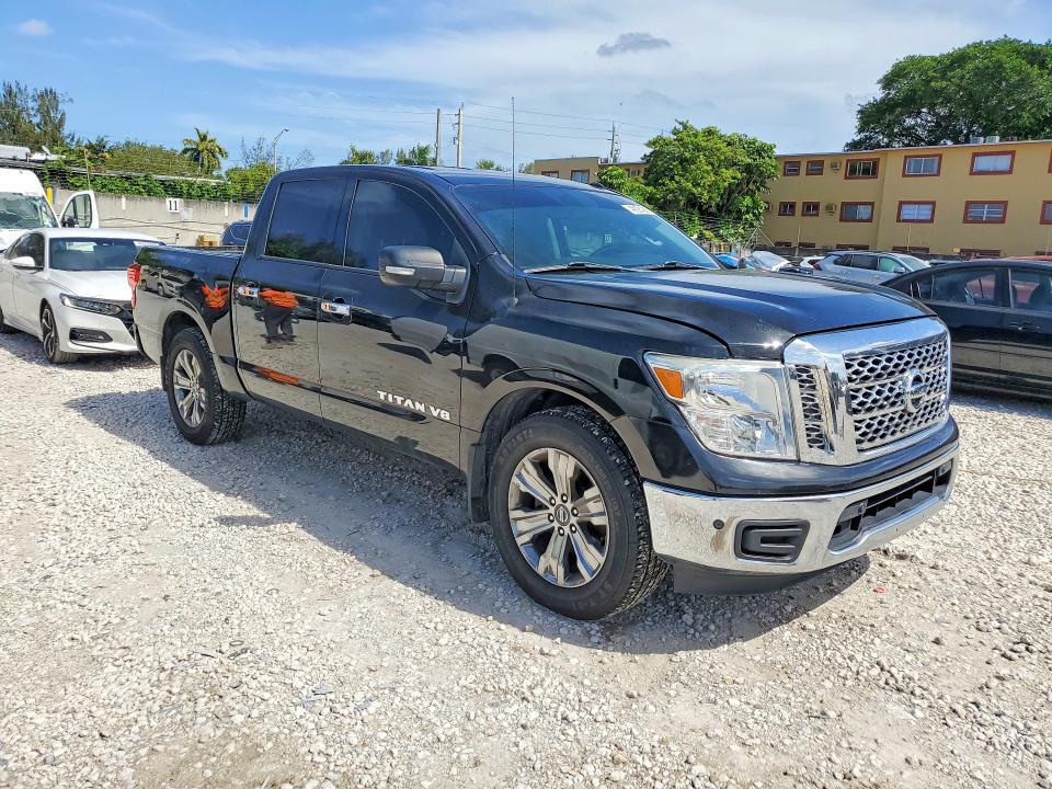 2018 Nissan Titan SV