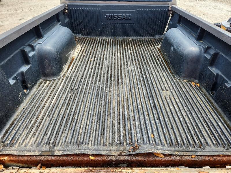 2004 Nissan Frontier Standard