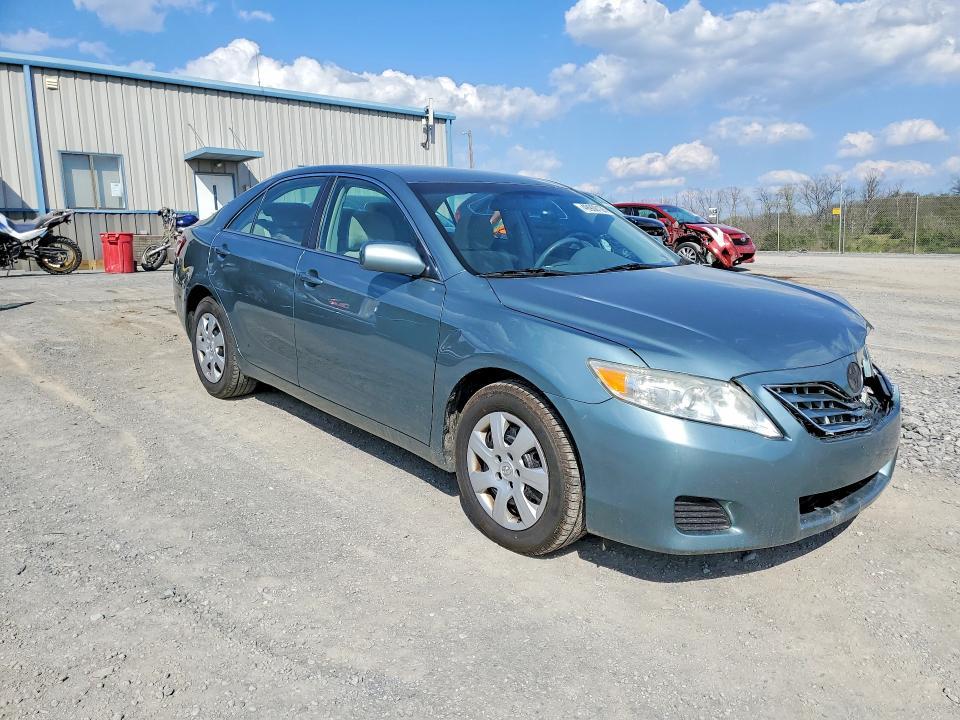 2010 Toyota Camry le
