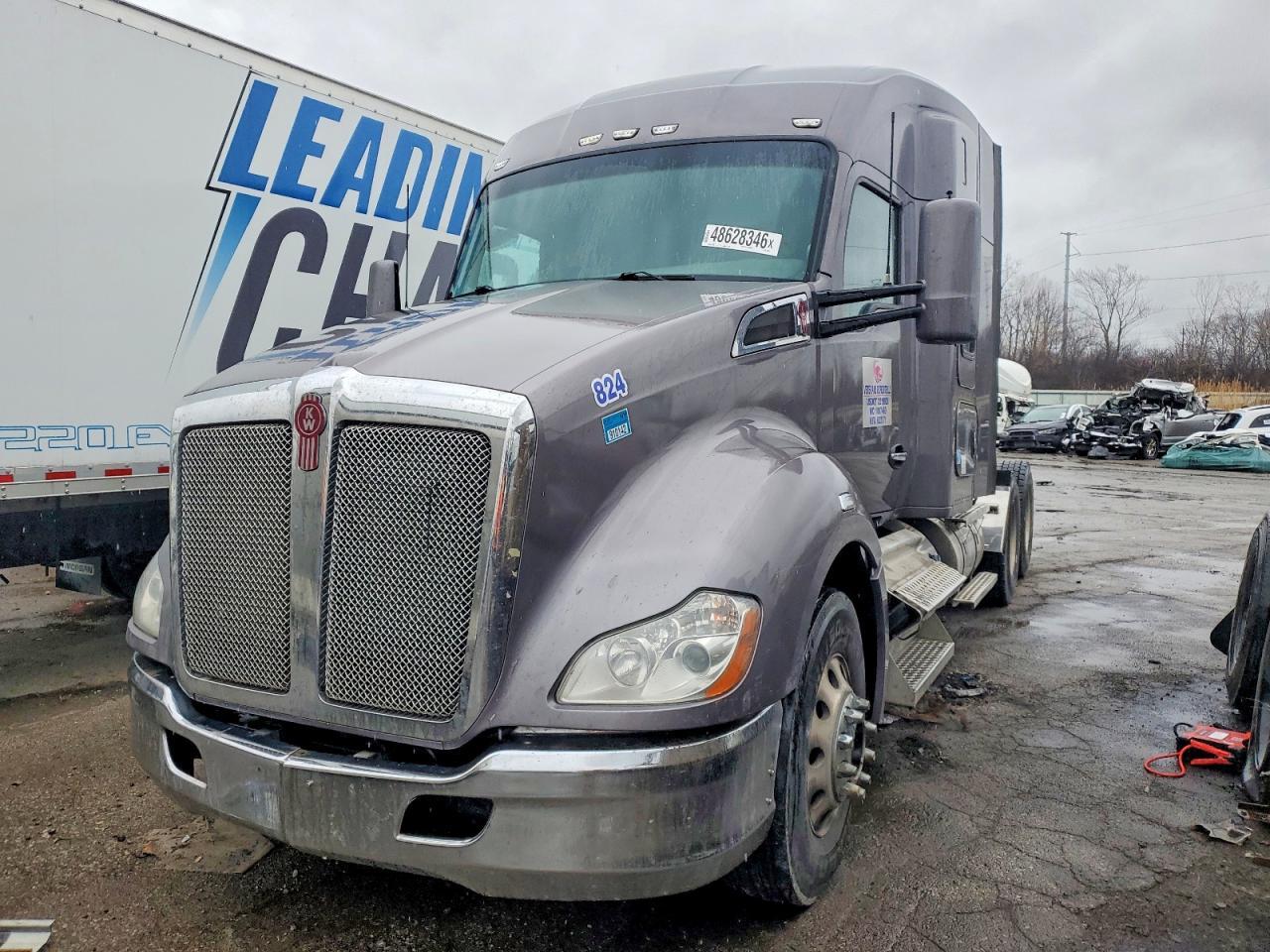 2015 Kenworth T680 Semi Truck