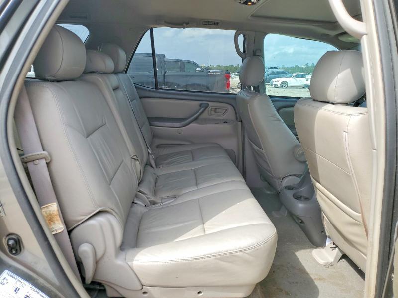 2005 Toyota Sequoia SR5