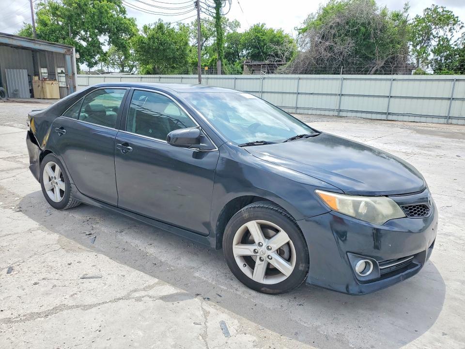 2014 Toyota Camry se