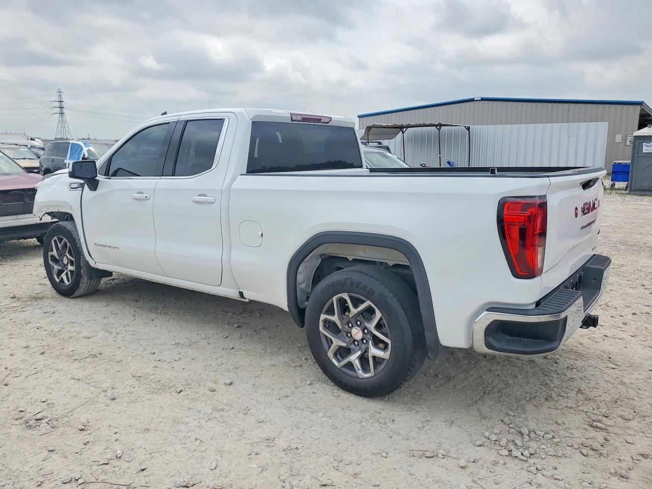 2023 GMC Sierra C1500 SLE