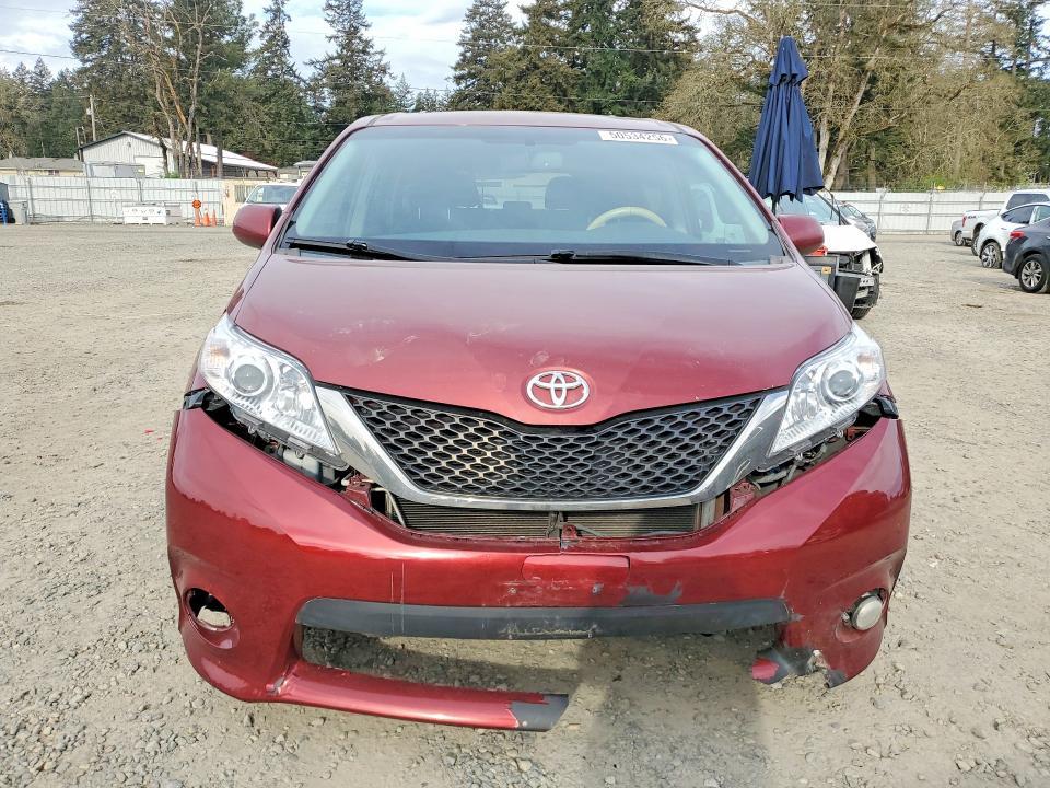 2014 Toyota Sienna Sport