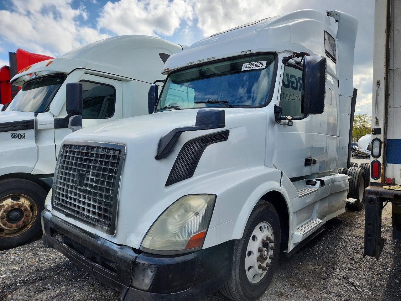 2013 Volvo VNL Semi Truck