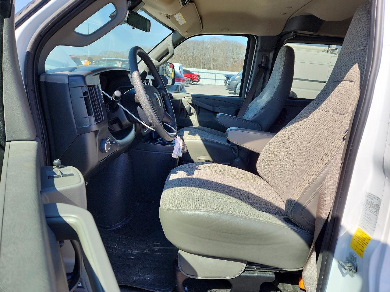 2023 Chevrolet Express G3500 LT