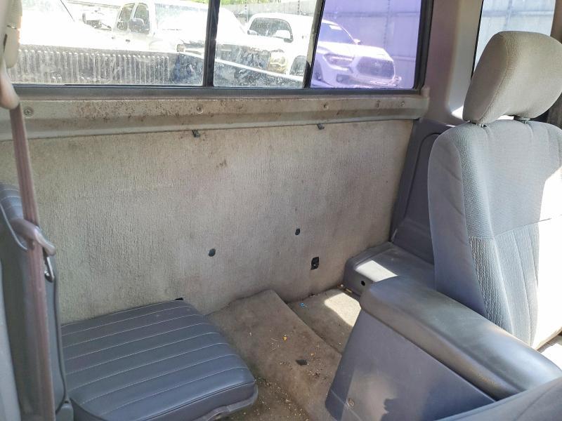 1998 Nissan Frontier xe