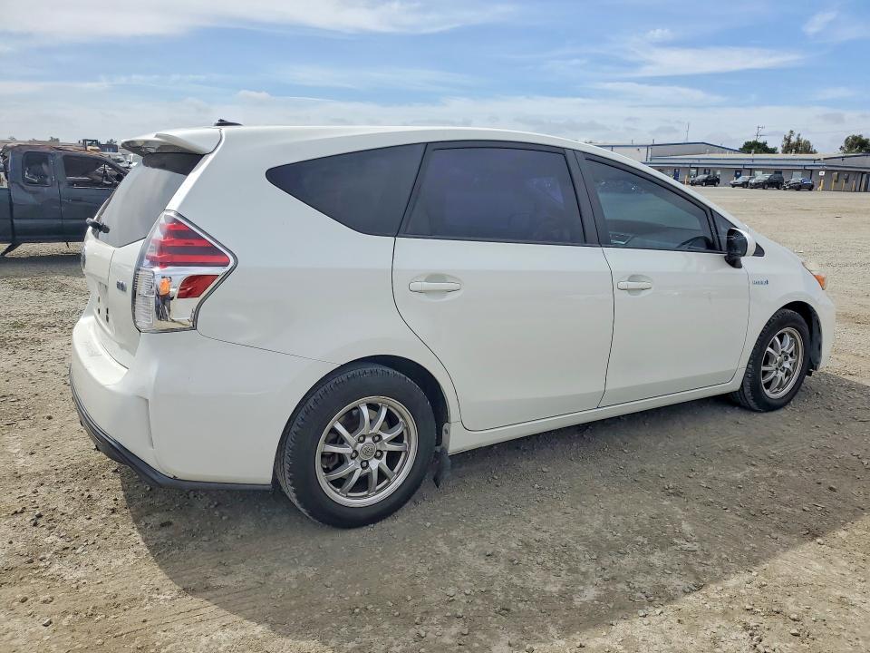 2015 Toyota Prius v Three