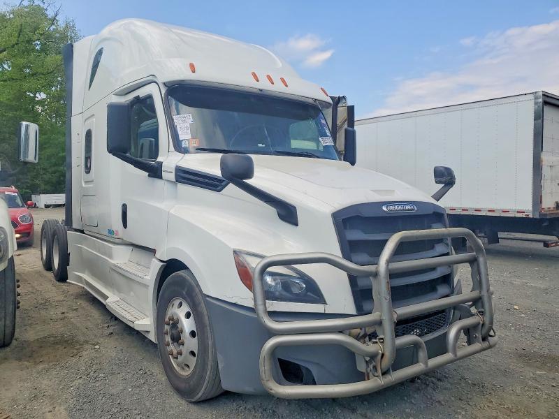 2020 Freigliner 2020 Freightliner Cascadia 126 Semi Truck