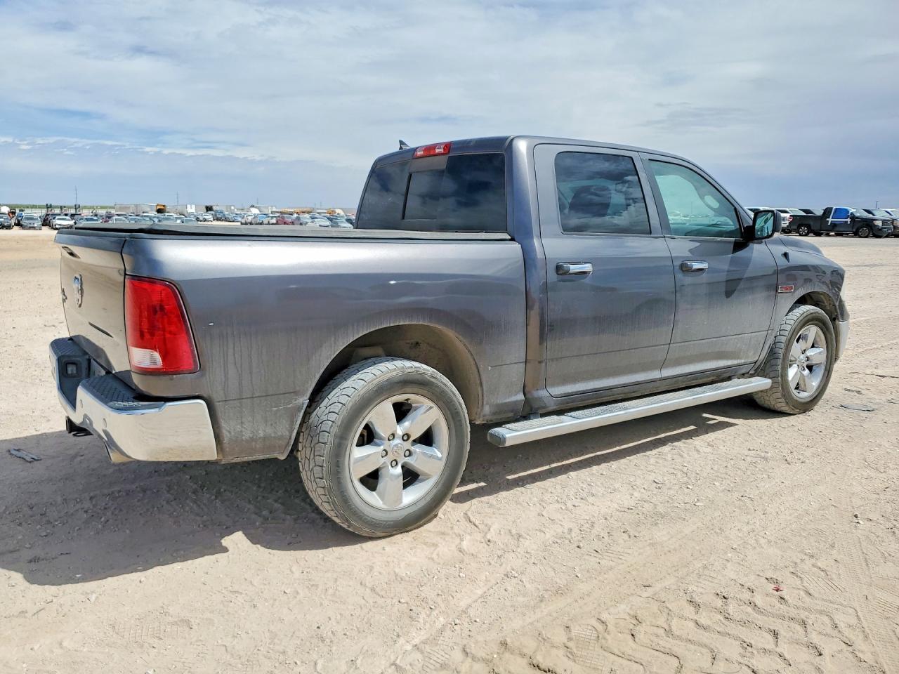 2015 Dodge RAM 1500 SLT