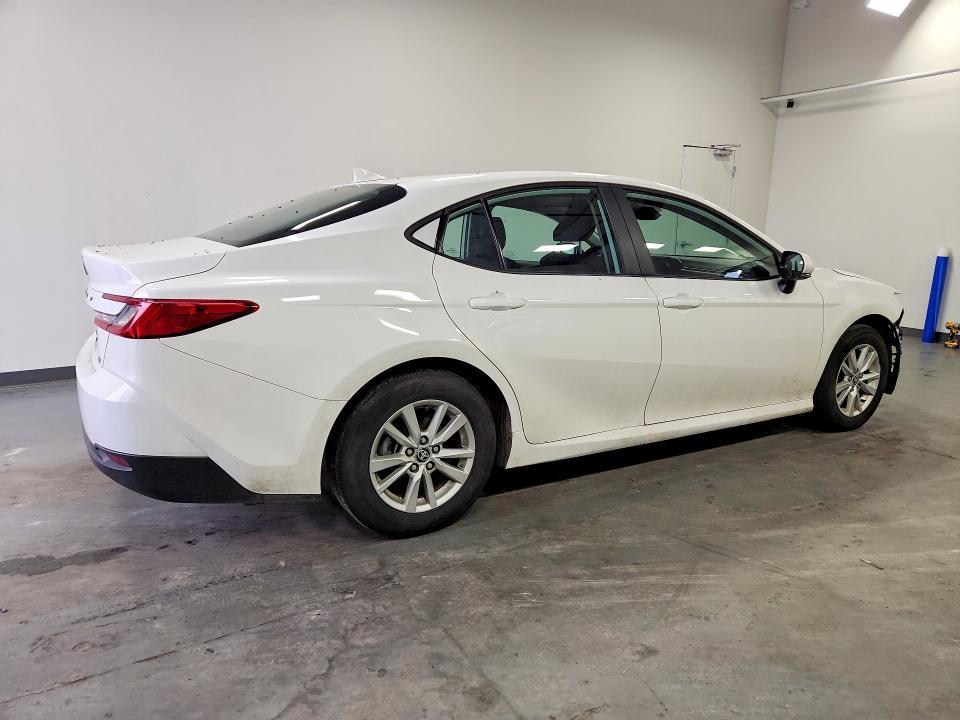 2025 Toyota Camry le