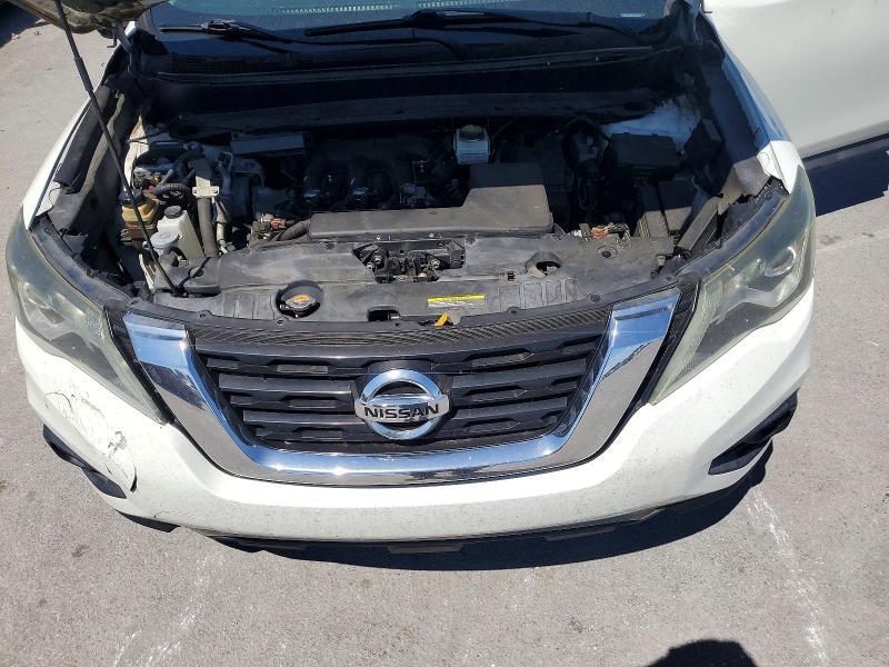 2018 Nissan Pathfinder s