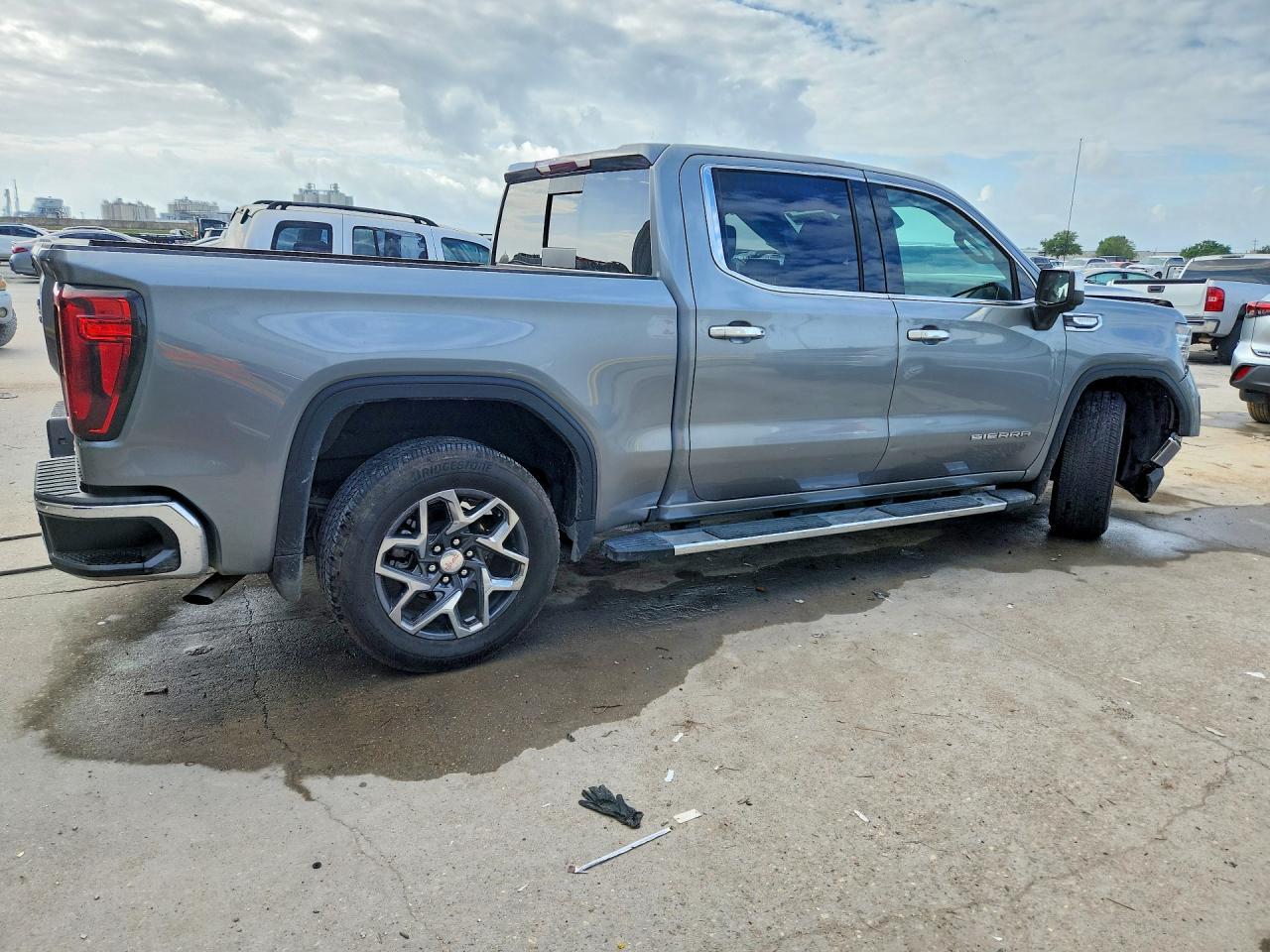 2025 GMC Sierra C1500 SLT