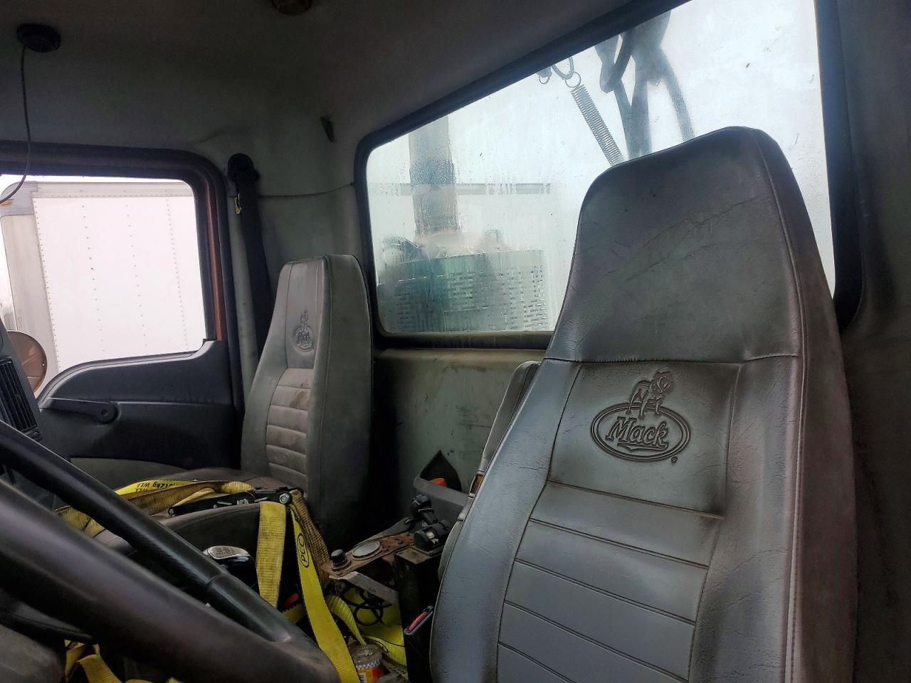 2013 Mack CXU613 Semi Truck