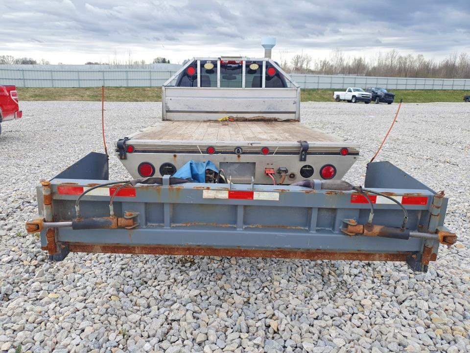 2015 Chevrolet Silverado 2500 Flatbed Truck