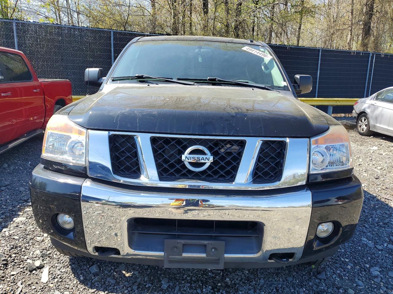 2015 Nissan Titan SV