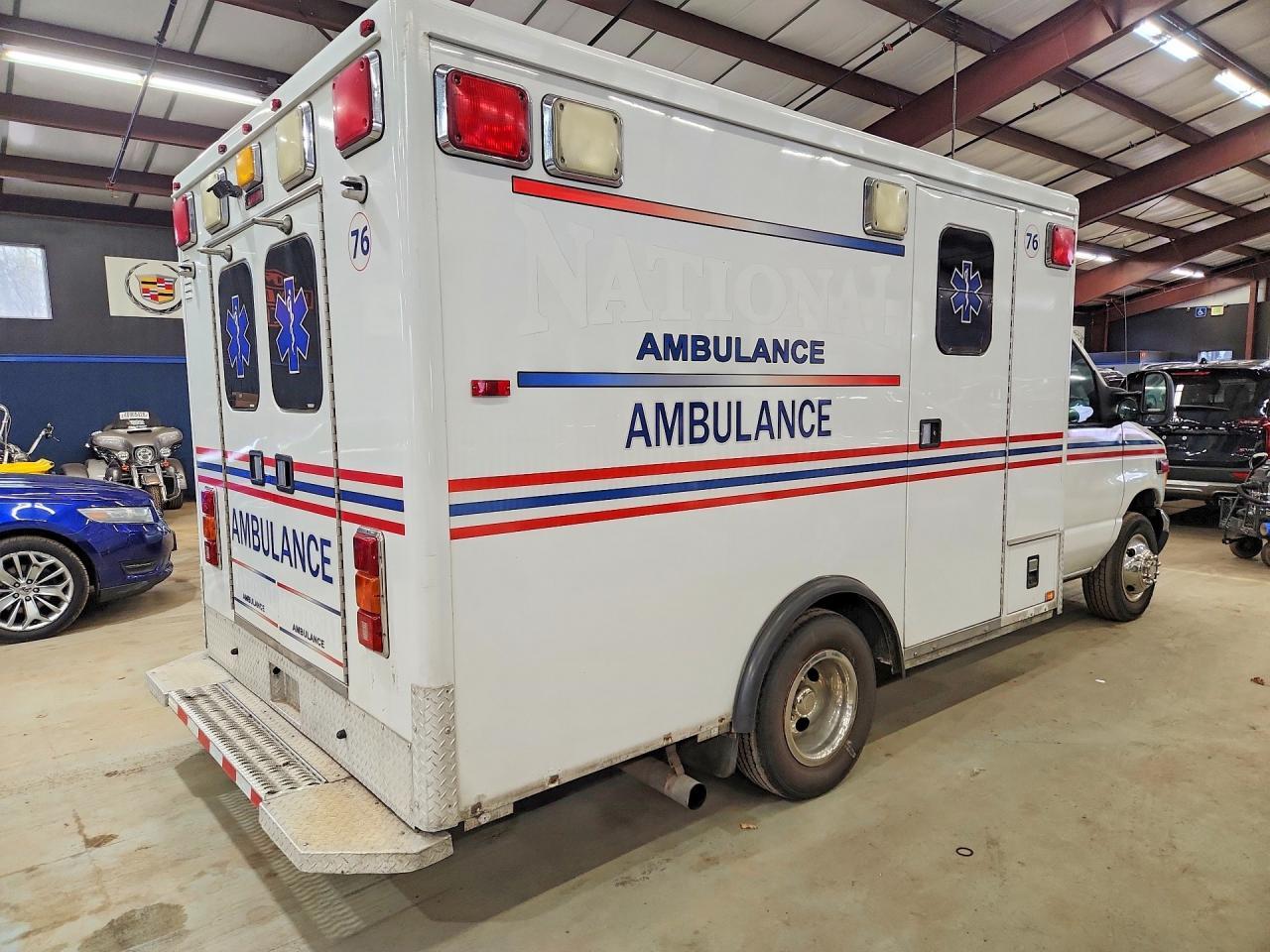 2006 Ford Econoline E350 Super Duty Cutaway Van