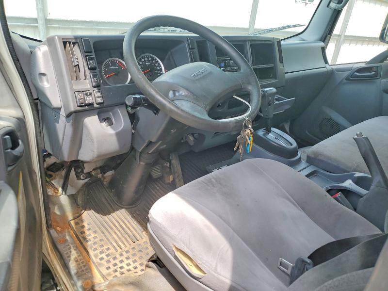 2017 Isuzu NRR BOX Truck