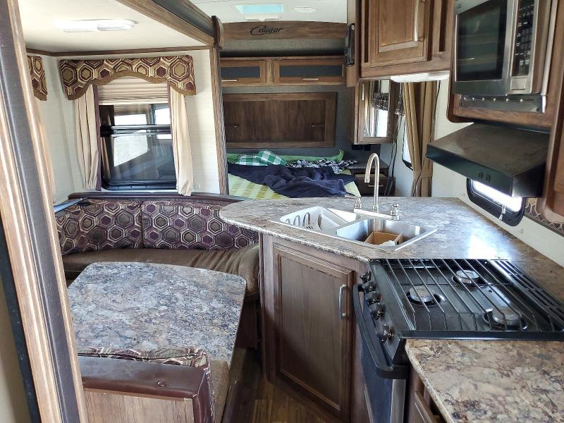 2015 Key Stone Recreational Vehicle (RV)