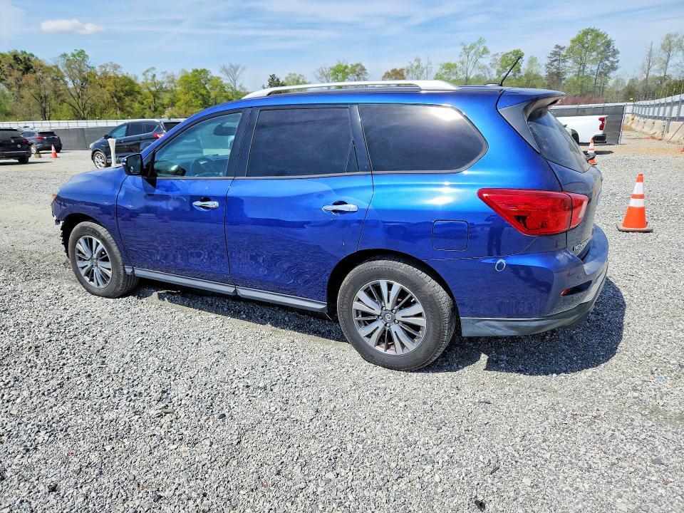 2018 Nissan Pathfinder sv