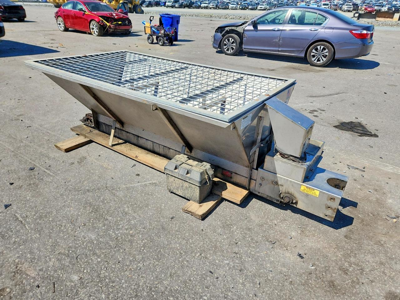 2000 Smithco Salt Spreader