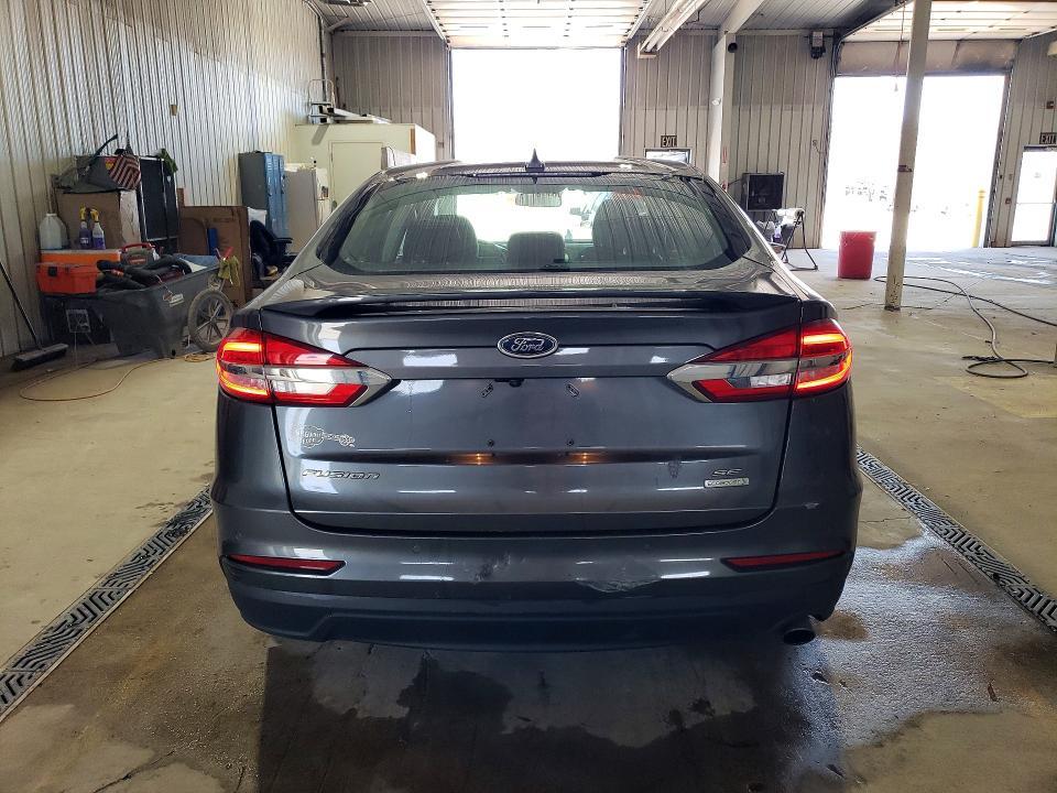 2019 Ford Fusion se
