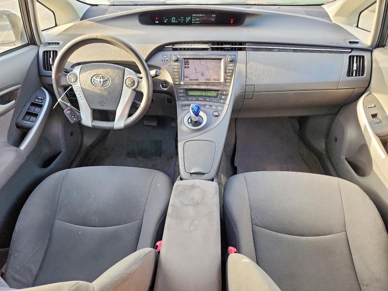 2010 Toyota Prius iii