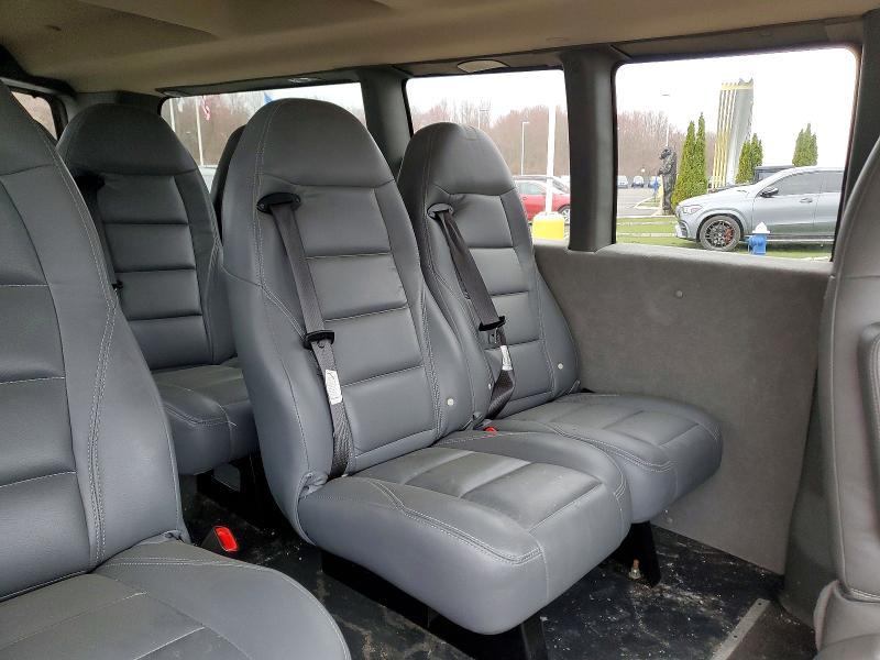 2023 Chevrolet Express G3500 ls