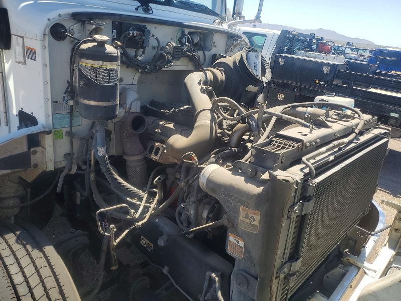 2013 Peterbilt 337 box Truck