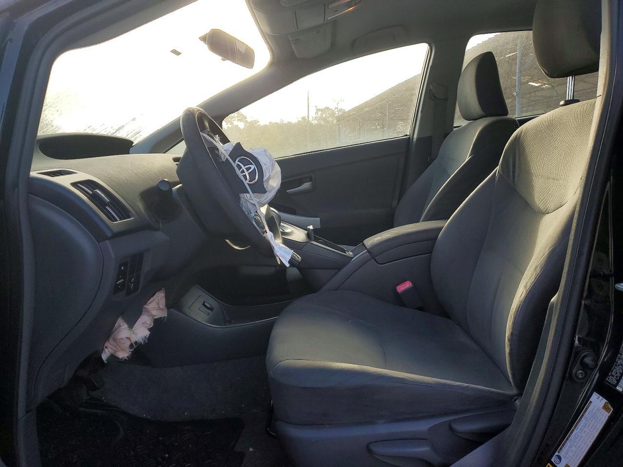 2010 Toyota Prius iii