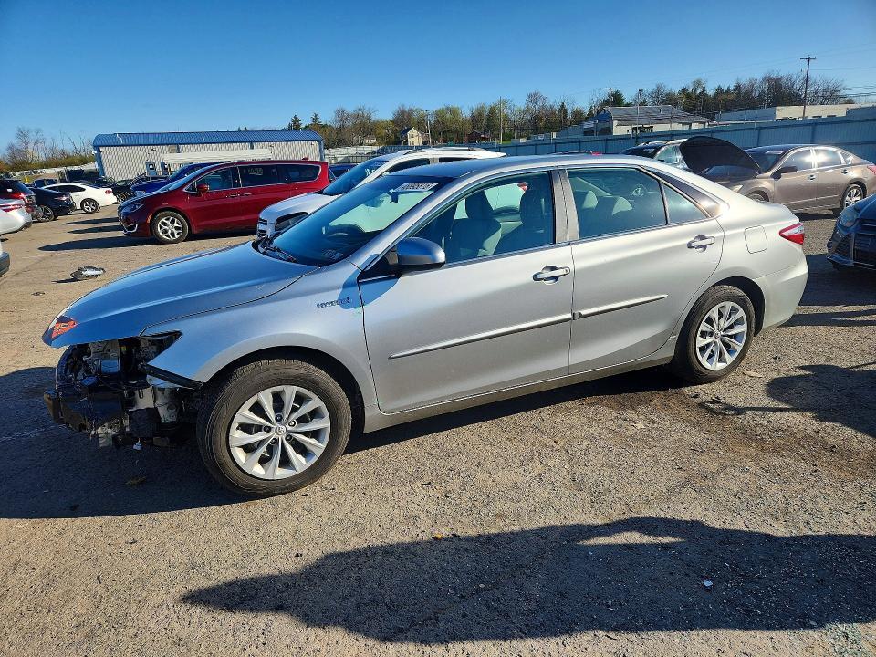 2016 Toyota Camry Hybrid le