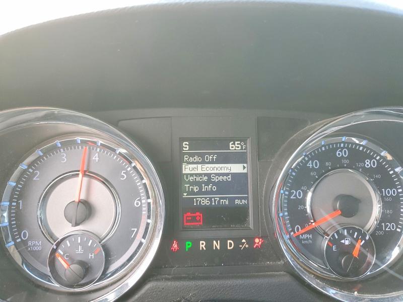 2011 Chrysler Town & Country Touring l