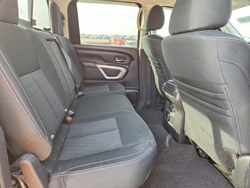 2018 Nissan Titan SV