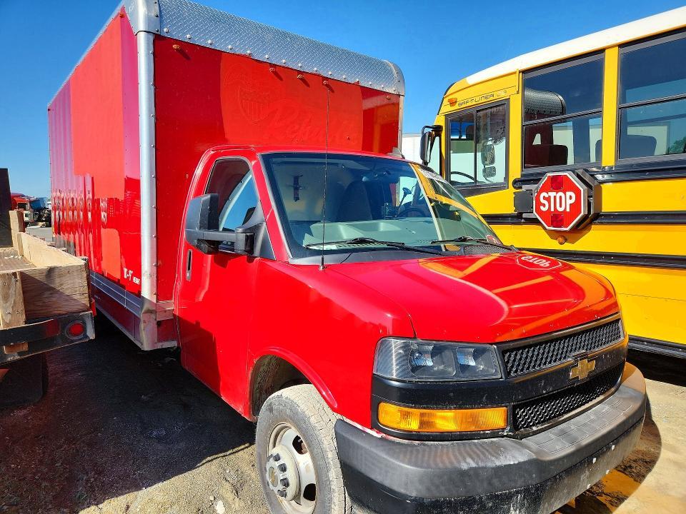 2020 Chevrolet Express box Truck