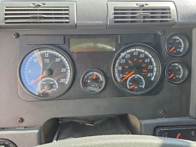 2018 Freigliner 2018 Freightliner Cascadia 125 Semi Truck