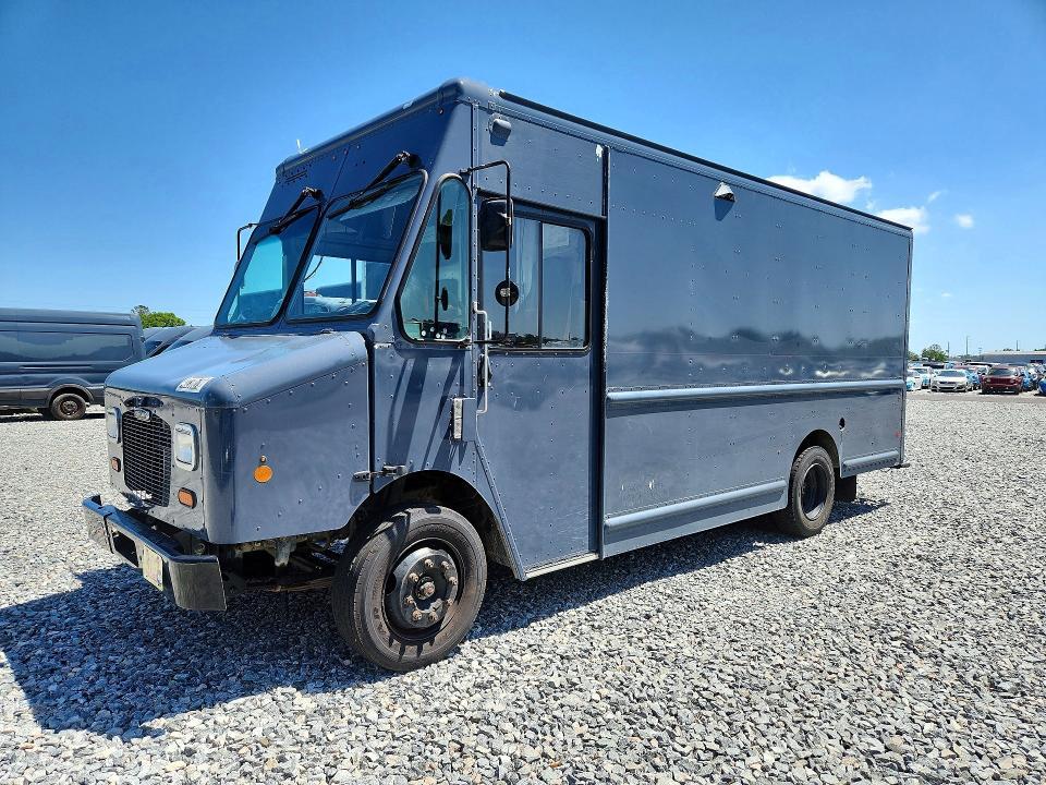 2020 Freightliner MT45G Chassis Delivery Truck